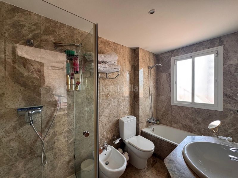 Foto 05eb8532-8177-497c-b17d-ae82865cf9fe. Casa adossada amb calefacció aparcament piscina a Estepona