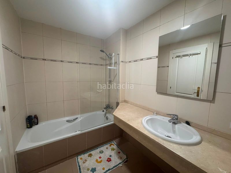 Foto 5d2cd028-7936-47a7-bc5d-94c9672a6b2f. Duplex con riscaldamento piscina in La Duquesa Manilva