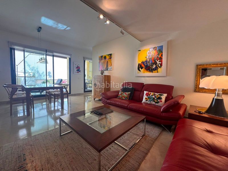 Foto 454e6e73-aeb8-4f6a-af1b-51bd1a11dadb. Apartament amb calefacció piscina a La Duquesa Manilva