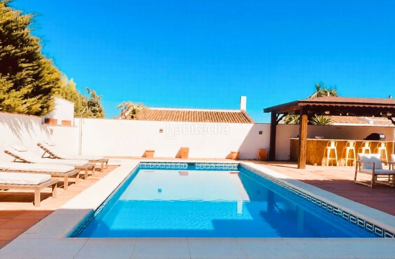 Foto 0877bf8c-5a6d-48a1-9495-8890b30c94f0. Casa amb calefacció piscina a El Castillo Manilva