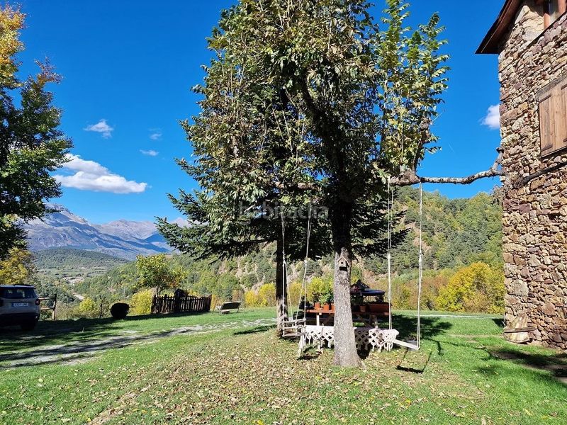 Foto 21462314-9545-4783-9d8c-886d9161e81b. Casa con camino riscaldamento parcheggio in Benasque