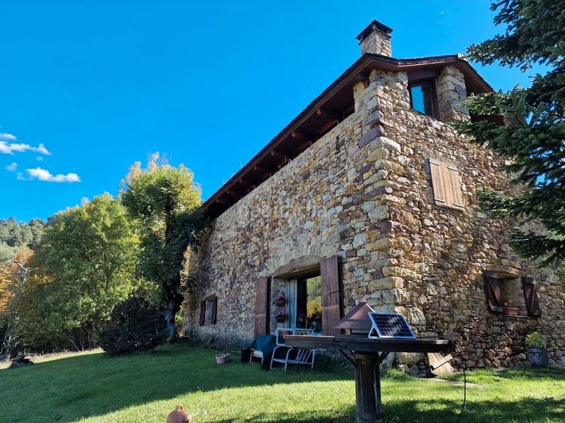 Foto 3cacf57c-d1b3-4d58-b667-106558bb53cb. Casa amb xemeneia calefacció aparcament a Benasque