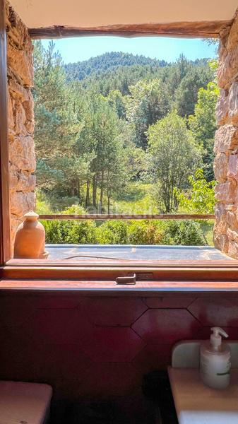 Foto b1f4cad4-ba85-4024-b494-e0b542ea494a. Casa amb xemeneia calefacció aparcament a Benasque