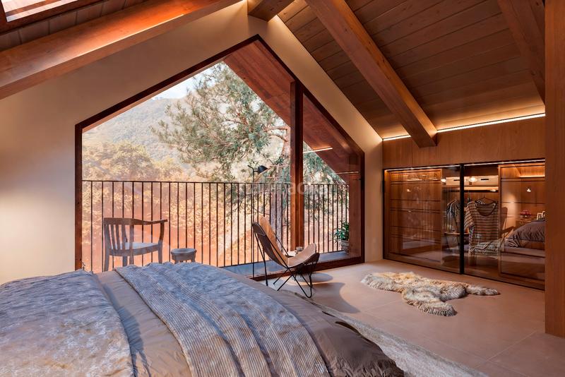 Foto 7861b346-3b15-4880-9619-4403ee42391a. Casa adossada a calle general ferraz 18 a Benasque