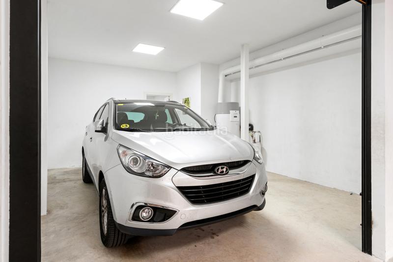 Foto 142f395d-51d2-492b-913a-bc550ef7d03e. Casa adossada amb calefacció aparcament a Progrés - Pep Ventura Badalona