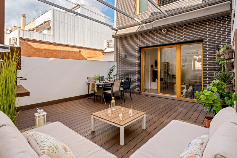 Foto c2db7622-0b6c-4dbb-afa5-55c2c508f37c. Casa adossada amb calefacció aparcament a Progrés - Pep Ventura Badalona