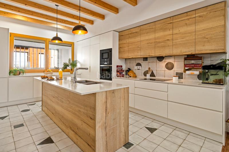 Foto f45be963-800d-4cc9-93b4-c5d0d181f8f0. Casa adossada amb calefacció aparcament a Progrés - Pep Ventura Badalona