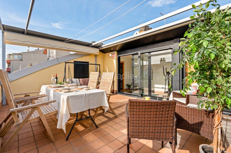 Foto 6014a936-3a5e-44d4-96a8-ffdc75a7b32c. Zweistöckige wohnung in carrer de joan abelló i bufí 4 in Terrassa