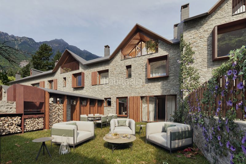 Foto 1b49c18c-7418-4cba-aca3-c27787aadc75. Casa adossada a calle general ferraz 18 a Benasque