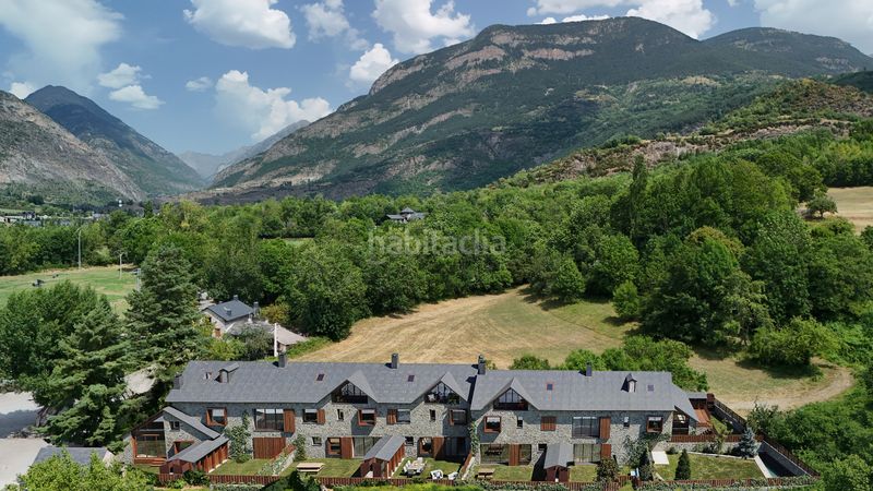 Foto 21ee4a16-347c-41be-8448-352bb1a61e9e. Casa adossada a calle general ferraz 18 a Benasque