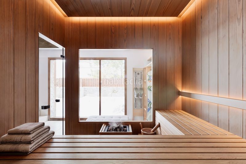 Foto a7cf85dc-b396-4f83-8224-a9a946e1e8cb. Casa adossada a calle general ferraz 18 a Benasque