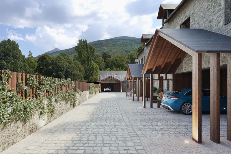 Foto b8b1766f-8029-4acb-b193-c7e9ec97724e. Casa adossada a calle general ferraz 18 a Benasque