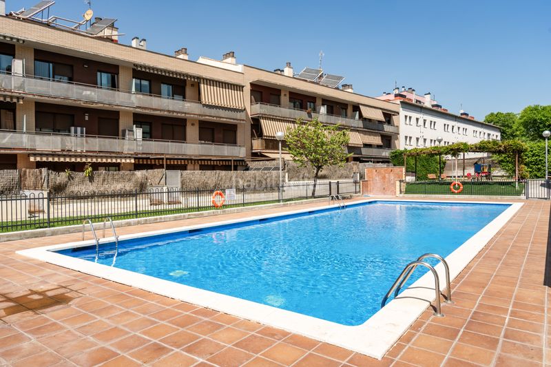 Foto 27813b9b-c146-4c12-afde-5a1a6072a2fa. Pis amb calefacció piscina a Torre - Sana Terrassa