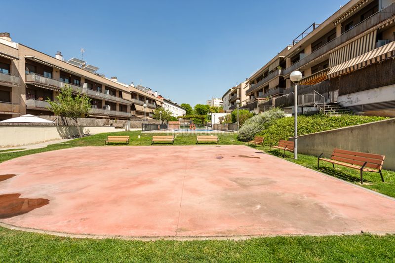 Foto f132f42d-6989-485b-bf0d-113ea93f0e53. Pis amb calefacció piscina a Torre - Sana Terrassa