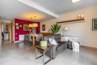 Chalet  Carrer osona. Bonito chalet unifamiliar en la urbanización de lloret blau