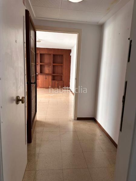 Foto f386c0a5-b7db-48b2-bd8c-a81460f87df7. Piso  soleado, amplio con patio en el barri Centre de l'hospitalet en Hospitalet de Llobregat (L´)