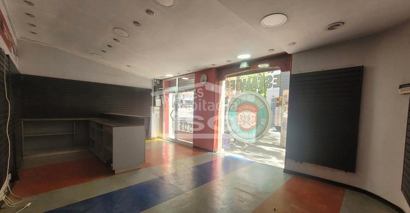 Foto 6d4660af-a868-4bb6-adf2-10063efc6268. Local comercial a Baix Guinardó Barcelona
