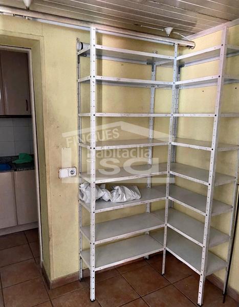 Foto a1887038-5838-4066-afc1-bb8328b5a6fa. Local comercial a Baix Guinardó Barcelona