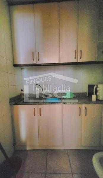 Foto ae7169a7-3121-43a9-abc5-d9bbd40af7ea. Local comercial a Baix Guinardó Barcelona