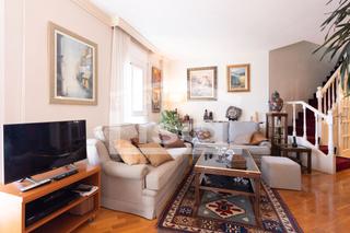 Zweistöckige Wohnung  Carrer de la indústria. ¡¡magnífico dúplex con terraza-jardín en sagrada familia junto z