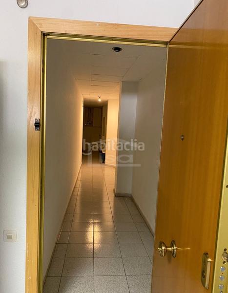 Foto a09a0aab-f245-4eb1-a54e-f6d0b2e1e3d7. Oficina a Poblenou Barcelona