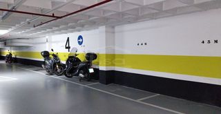 Lloguer Aparcament de moto  Carrer de la indústria. En alquiler plaza de moto en zona camp de l'arpa.