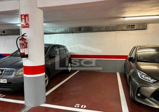 Aparcament cotxe  Carrer de sant antoni maria claret. se vede plaza de parking para coche mediano!