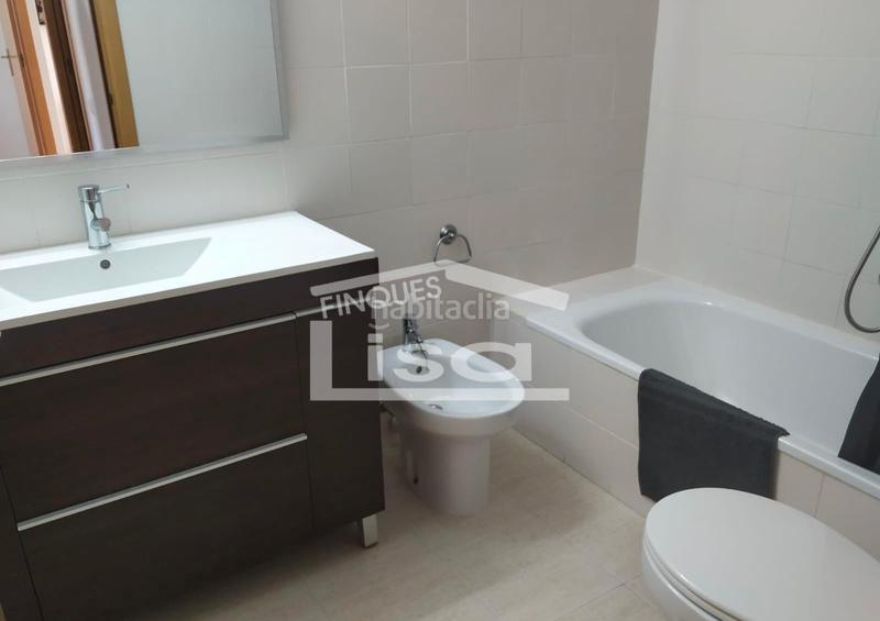Foto b270bd5a-a3dc-4ae4-9a7b-db071f12a1d5. Piso ¡¡espacio, confort y mar: todo !! en Gorg Badalona