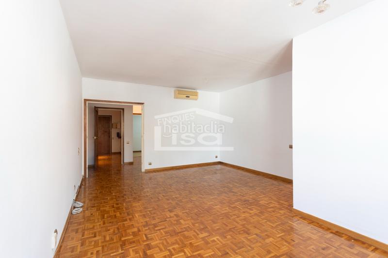 Foto d0ac6375-93ff-46a0-86b0-baa3d360d042. Piso fantástico piso en gràcia nova- camp d'en grassot en Barcelona