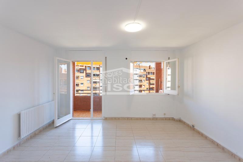 Foto 01f2e713-8c46-4e96-b448-0200183342a5. Appartamento con riscaldamento parcheggio in Sant Joan-TV3 Sant Joan Despí