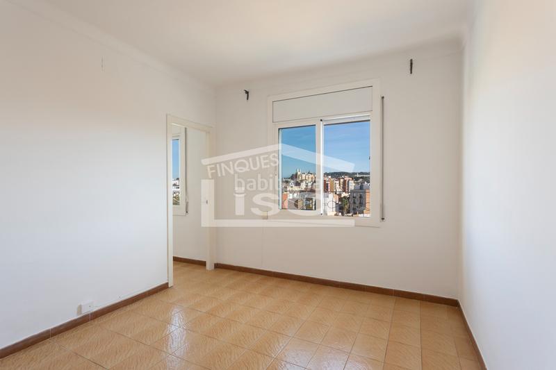 Foto d844b917-08bf-46f6-af93-054ed998f5c6. Appartamento in Sants Barcelona