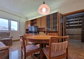 Appartement  Ronda del guinard. piso alto y luminoso en ronda guinard!