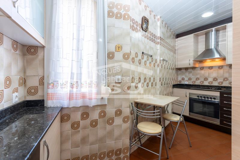 Foto c681373f-76d1-42d2-aa02-7cfe6d1948e1. Etagenwohnung mit heizung in Baix Guinardó Barcelona