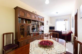 Pis  Carrer de l'encarnaci�. Luminoso y acogedor piso en el coraz�n del baix guinard�, listo