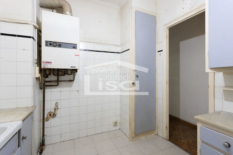 Foto a72a141b-2f07-45a9-bda7-d97cf9d95a44. Pis amb calefacció aparcament a Fort Pienc Barcelona
