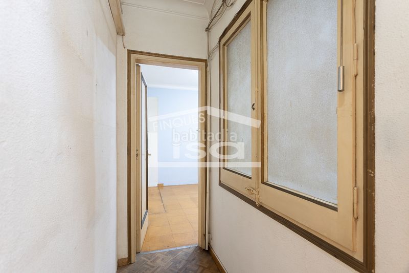 Foto d39c1d99-47a7-48e4-b4d7-4d7bd9ab1a06. Pis amb calefacció aparcament a Fort Pienc Barcelona