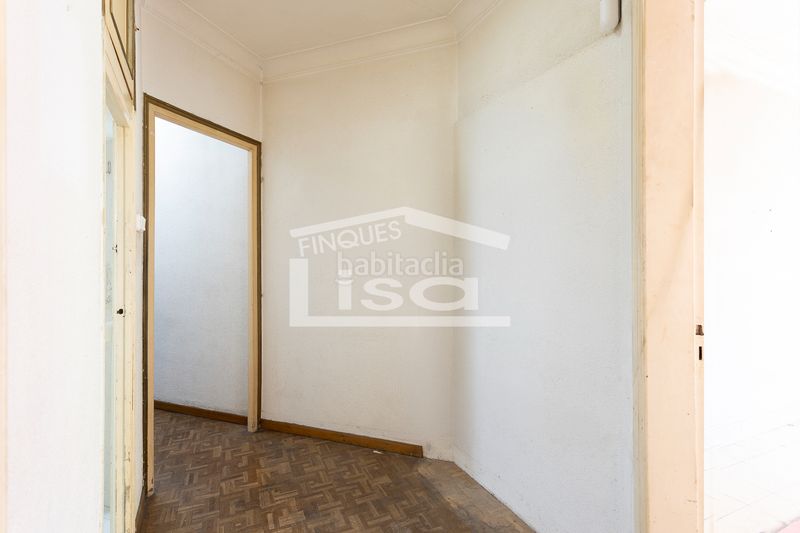 Foto fa0fde2a-2707-4d02-a8a4-769130cd7e90. Pis amb calefacció aparcament a Fort Pienc Barcelona