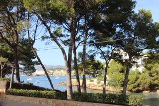 Ground floor  Via de la creu. Primera linea de mar - planta baja con terraza y jardin