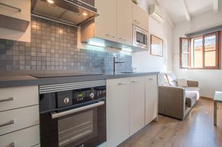 Rent Apartment  Costa de santa creu. Apartamento en la lonja - enfrente iglesia santa creu