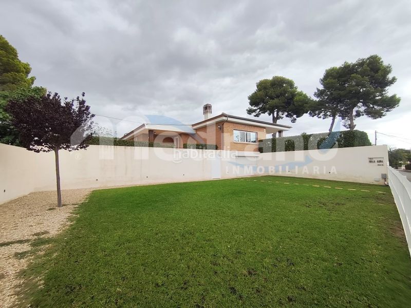 Foto e52352db-cae9-42bf-9a06-579f744223b7. Xalet amb aparcament piscina a Urbanizaciones Benidorm