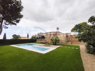 Chalet à Urbanizaciones. Venta chalet en benidorm