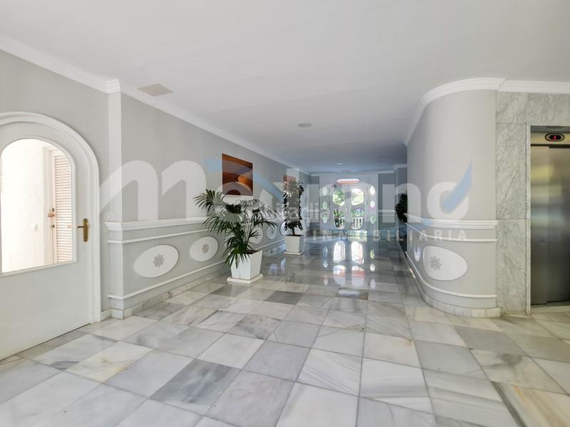 Foto 0db462e7-27d2-4a93-af79-f4caf8fd5c95. Appartamento con riscaldamento parcheggio piscina in Benidorm