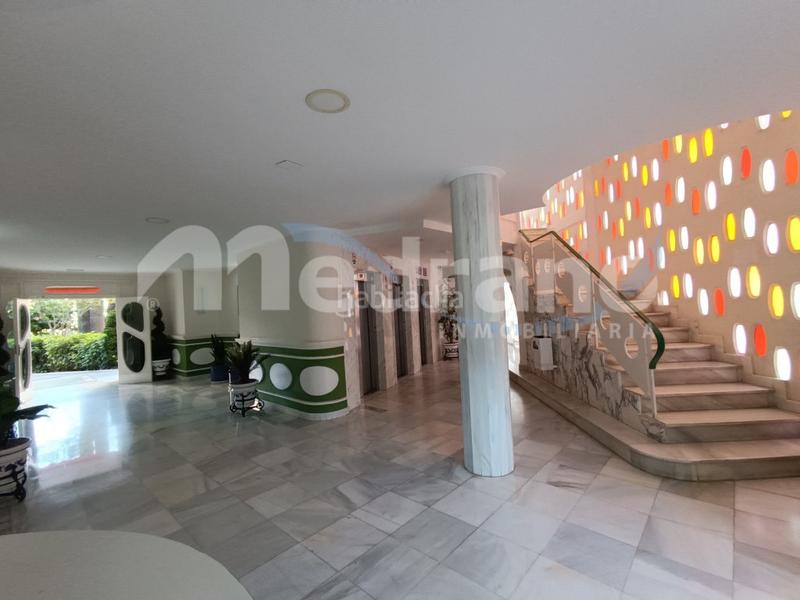 Foto 9fa6b8ce-3cc7-40d7-9f3f-0c0ebb48ad73. Appartamento con riscaldamento parcheggio piscina in Benidorm