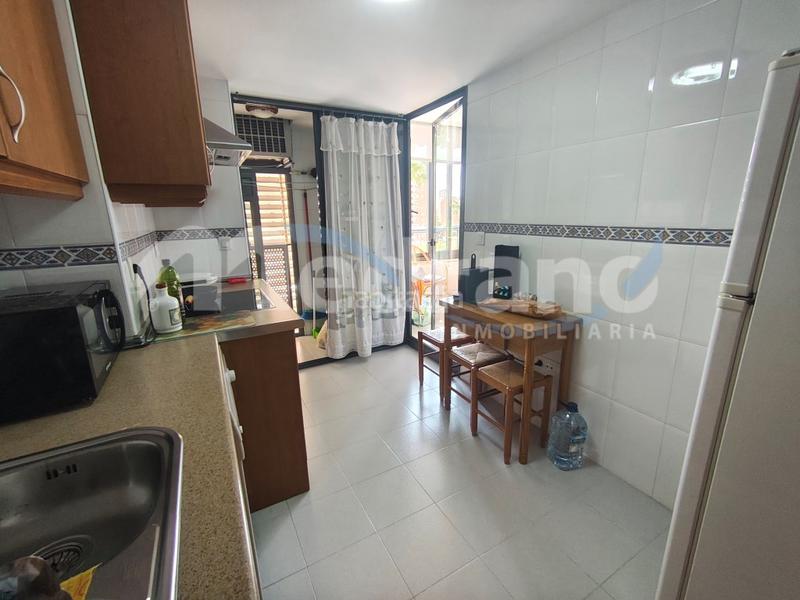 Foto 3db98ea7-e73d-4b4a-af9d-1ec878a590bd. Piso  de 2 dormitorios en playa de poniente, en Benidorm