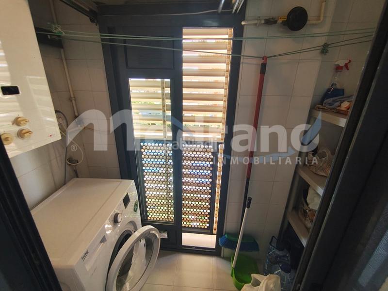 Foto 8f298643-84b1-43e4-b512-93d1fcd93f78. Piso  de 2 dormitorios en playa de poniente, en Benidorm