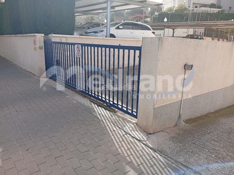 Foto 8c61a856-7827-47aa-8c8a-93c7e25786a6. Aparcament cotxe a Cala Alta-Veramar Vila Joiosa (la)