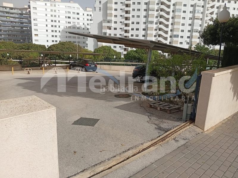 Foto b66be34c-5e03-4d46-8019-350120828043. Aparcament cotxe a Cala Alta-Veramar Vila Joiosa (la)