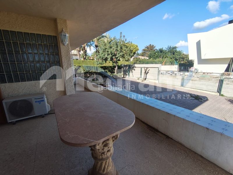 Foto 14517e30-be41-418a-8f00-fb7b4aad7f72. Xalet amb aparcament piscina a Urbanizaciones Benidorm