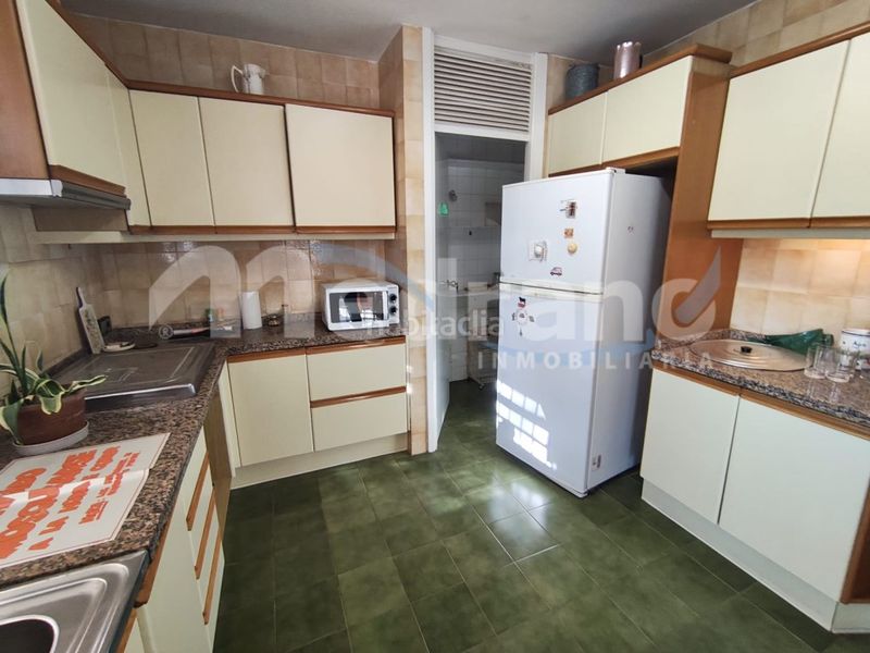 Foto 26a805ab-bca5-4a4e-88c6-c07e9e27a860. Xalet amb aparcament piscina a Urbanizaciones Benidorm