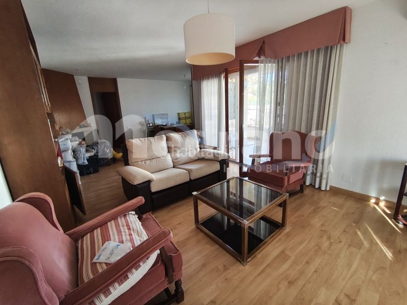 Foto 35f6f1e6-ca08-424f-bad3-c1c0d88a46ca. Xalet amb aparcament piscina a Urbanizaciones Benidorm